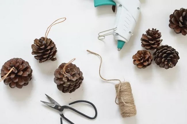 Manualidades navideñas con piñas