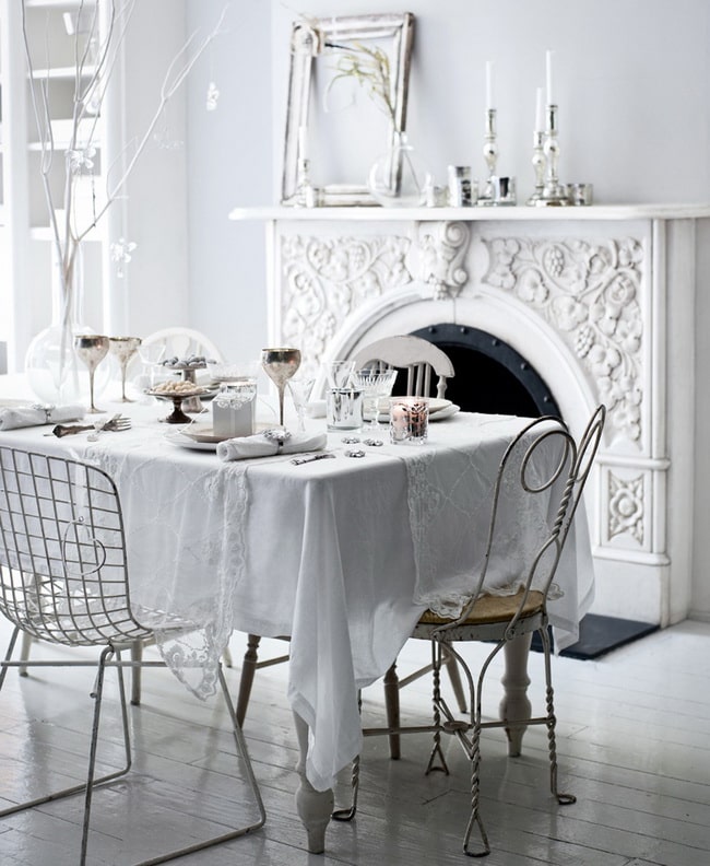 Decoración navideña en blanco y plata
