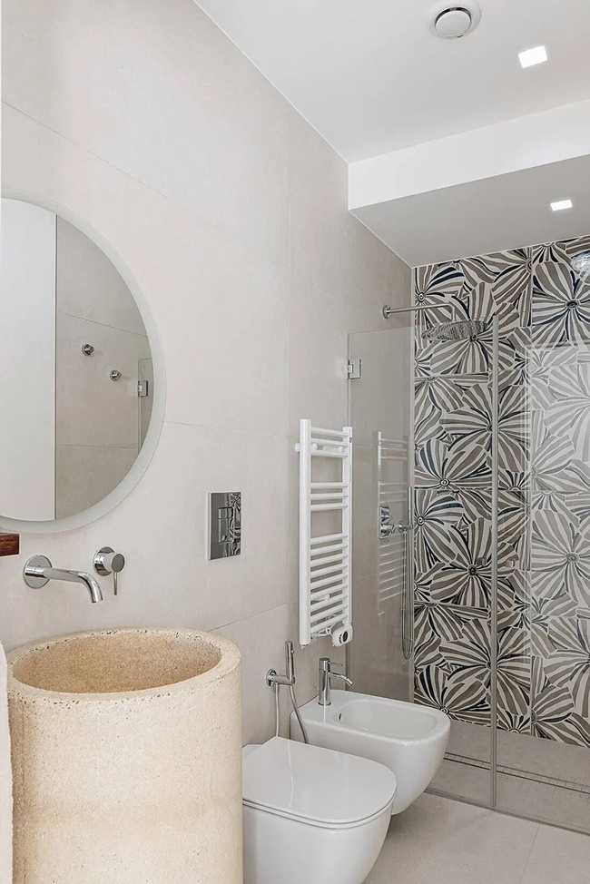Decoración en blanco para el baño