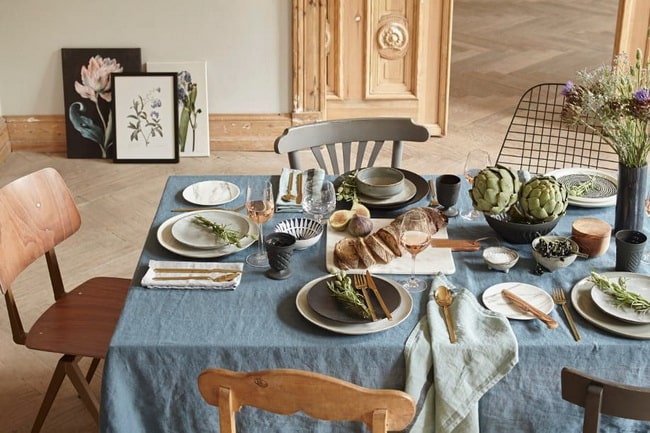 Mesa de comedor acogedora