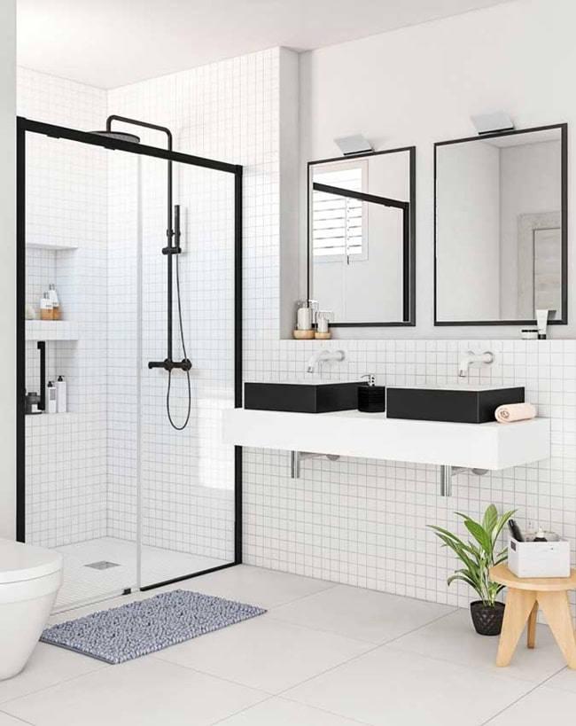 Baños en blanco y negro