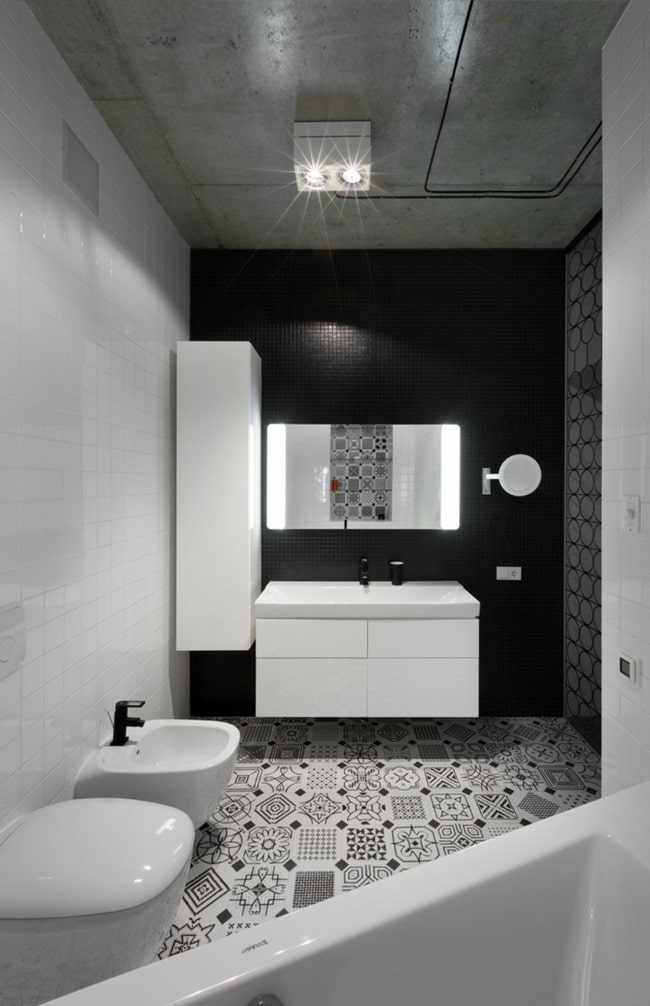 Posibles combinaciones para el color negro en baños