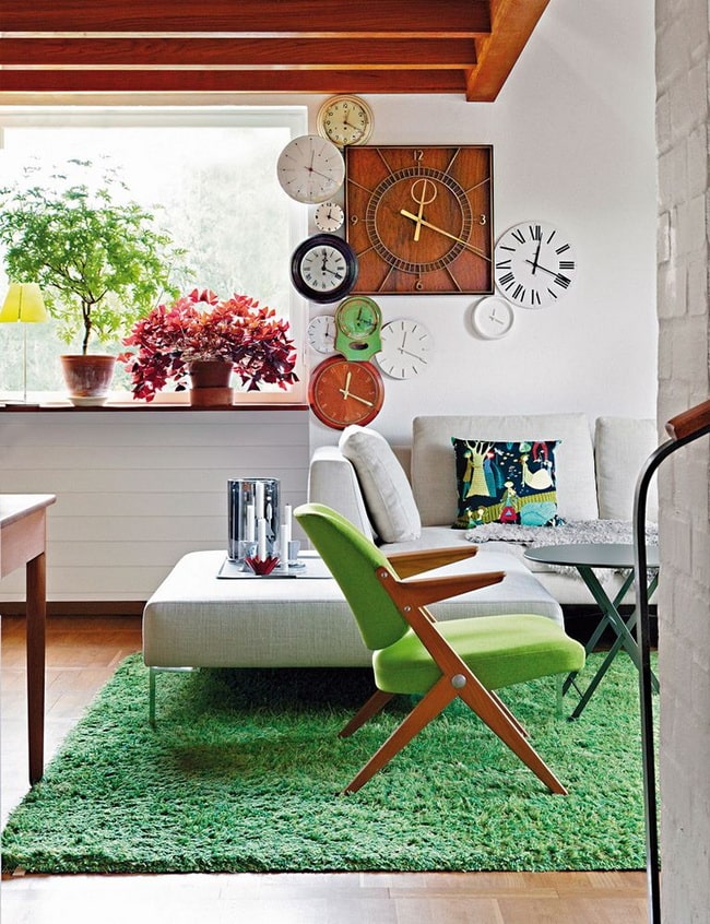 Ideas para decorar interiores con césped artificial