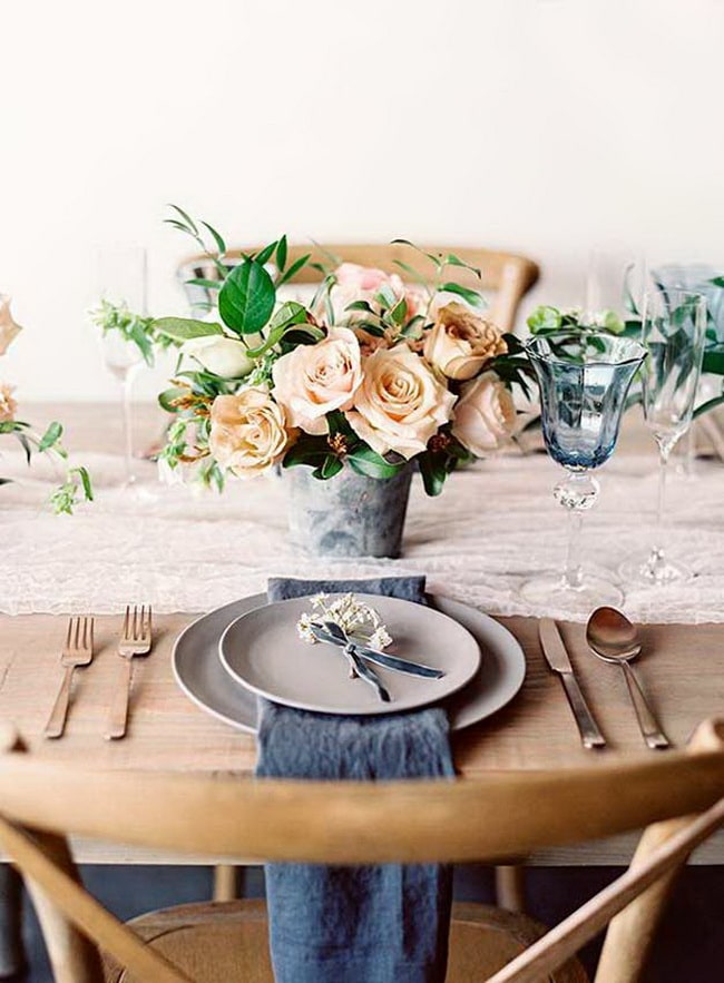 Ideas para vestir la mesa con flores