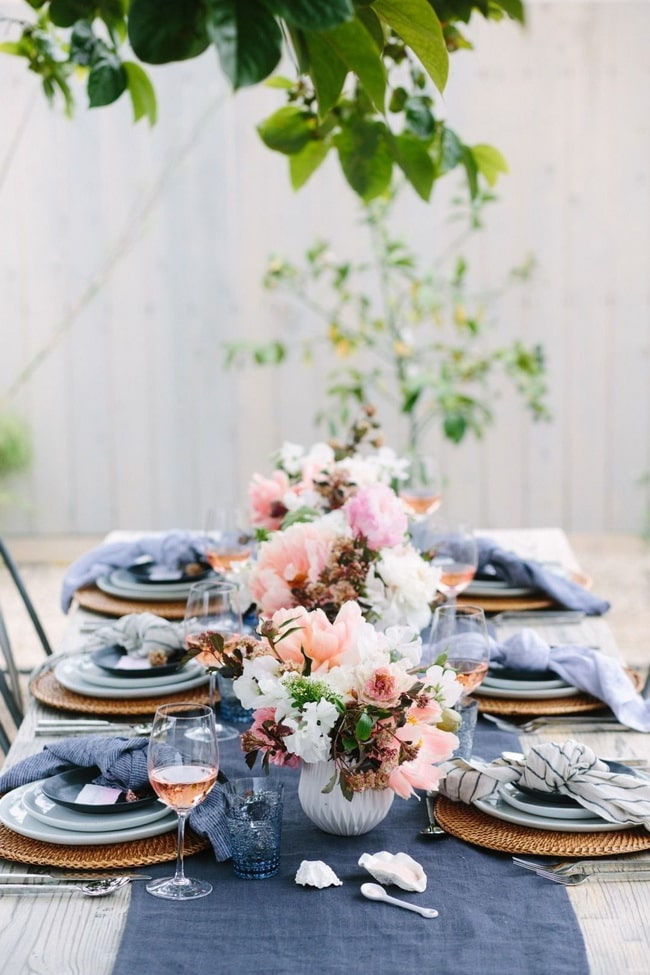 Ideas para vestir la mesa con flores