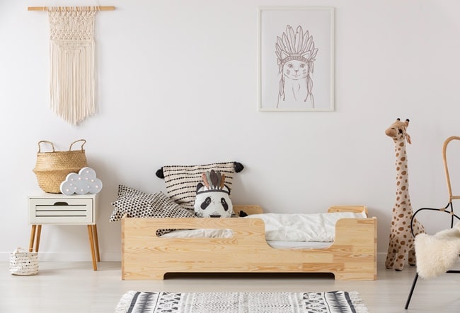 Camas Montessori en madera natural