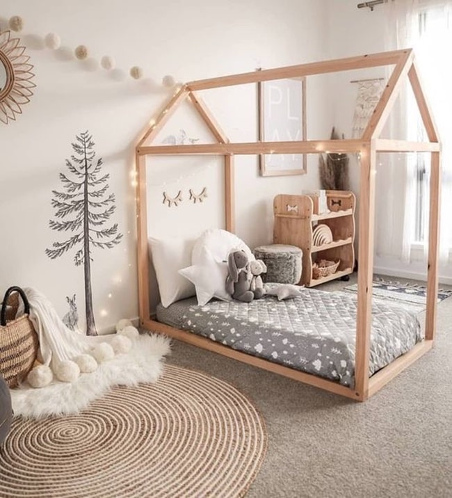 Camas Montessori en madera natural