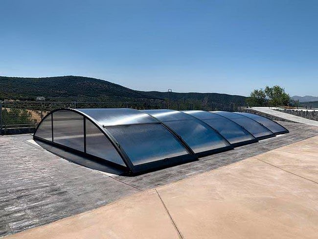 Piscina con vista y cerramiento