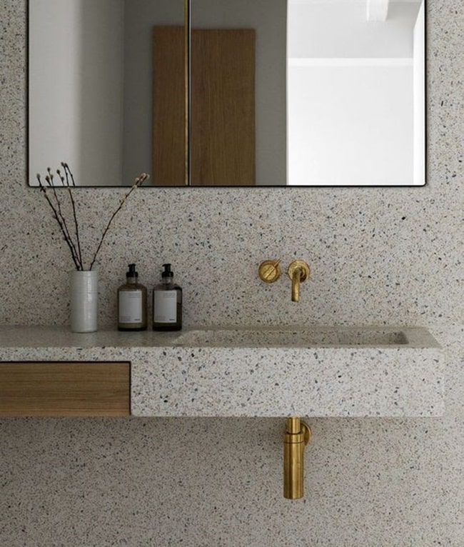Grifería de baño en color dorado