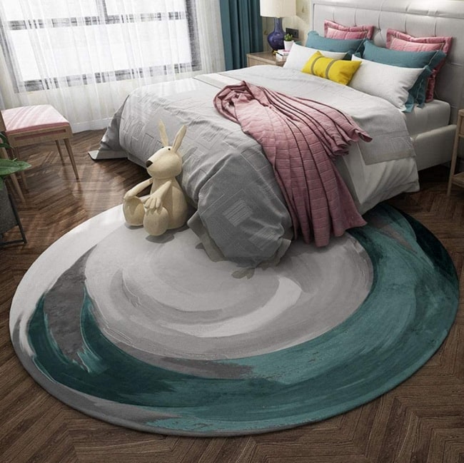 Decorar el dormitorio con alfombras redondas