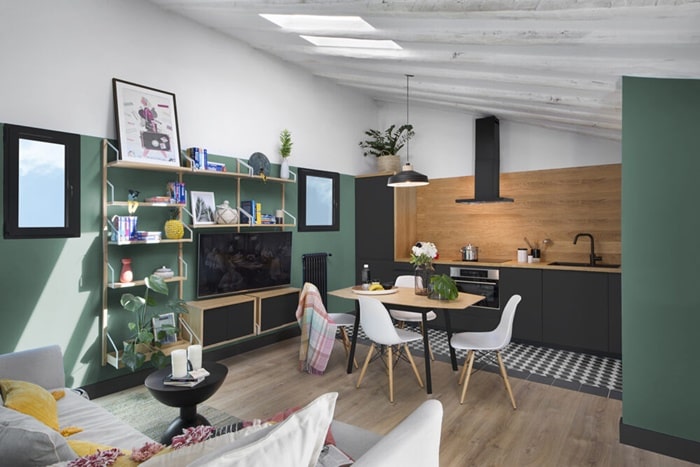 Cocina abierta al salón y comedor