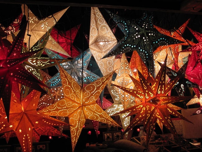 Guirnaldas y adornos navideños