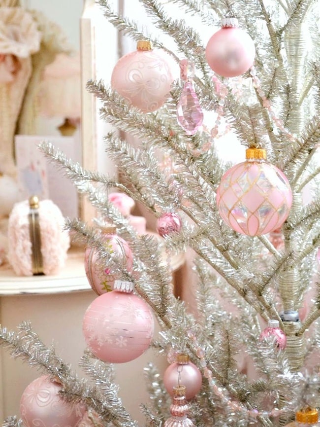 Adornos navideños en color rosa palo
