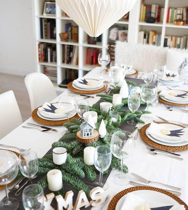 Centros de mesa con guirnaldas y velas