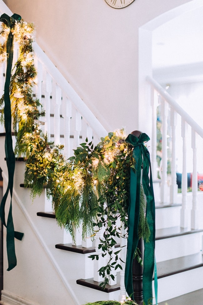 Guirnaldas botánicas para decorar escaleras