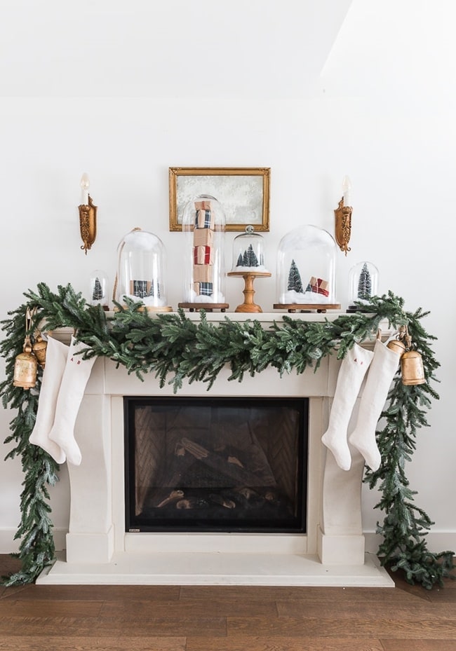 Chimeneas decoradas con guirnaldas