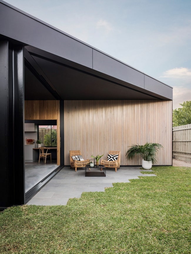 Combinación de madera y negro