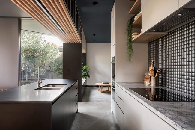Combinación de madera y negro