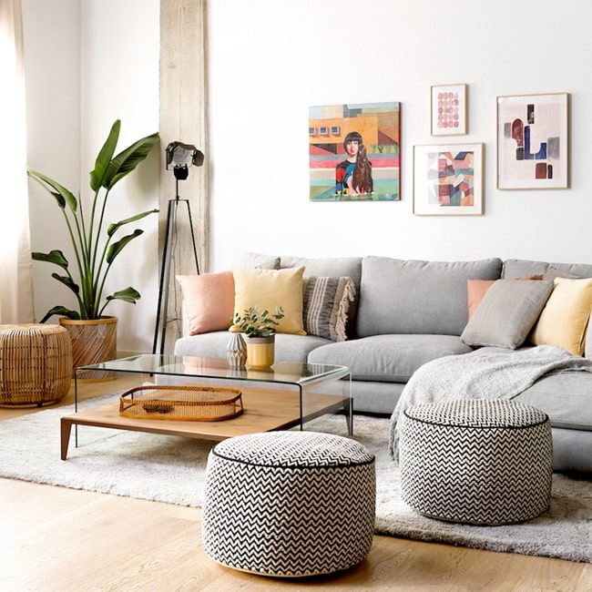Cómo combinar el color del sofá con los cojines