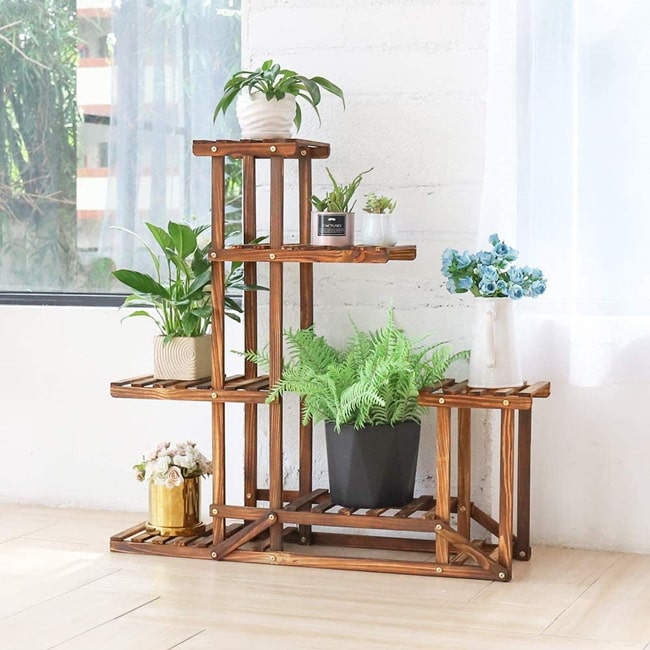 Estanterías de madera para plantas