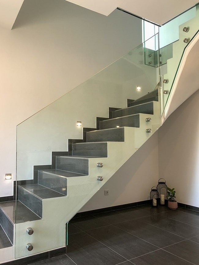Beneficios de las escaleras de cristal