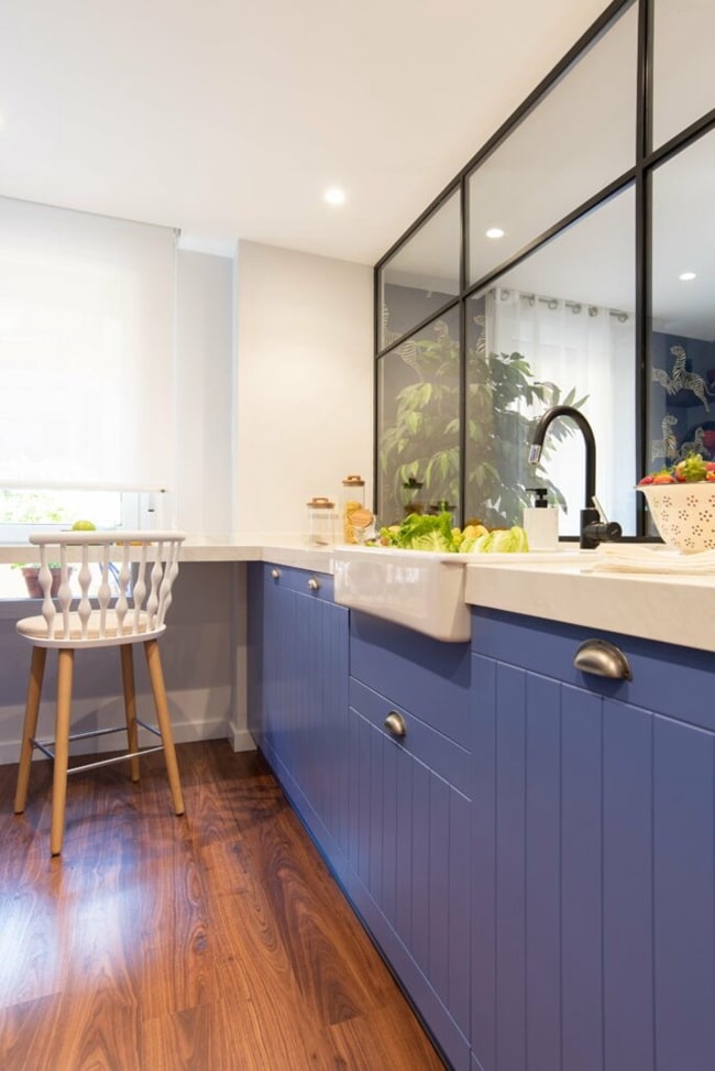 Una vivienda con mucho color
