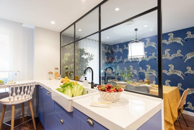 Una vivienda con mucho color y muy buen gusto