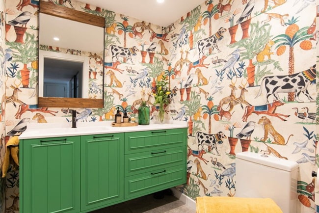 Papel pintado en el baño