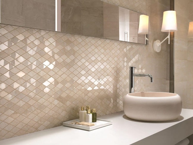 Revestimientos de baño con acabado metalizado