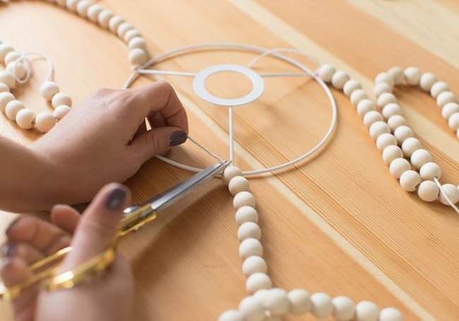 Lámparas DIY con cuentas de madera
