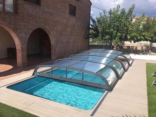 Decora el jardín con una cubierta de piscina