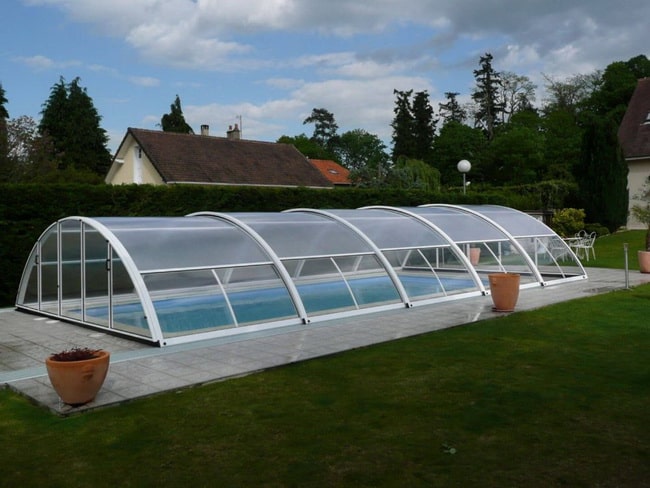 Decora el jardín con una cubierta de piscina