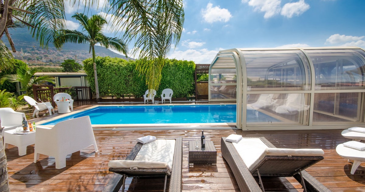 Decora el jardín con una cubierta de piscina