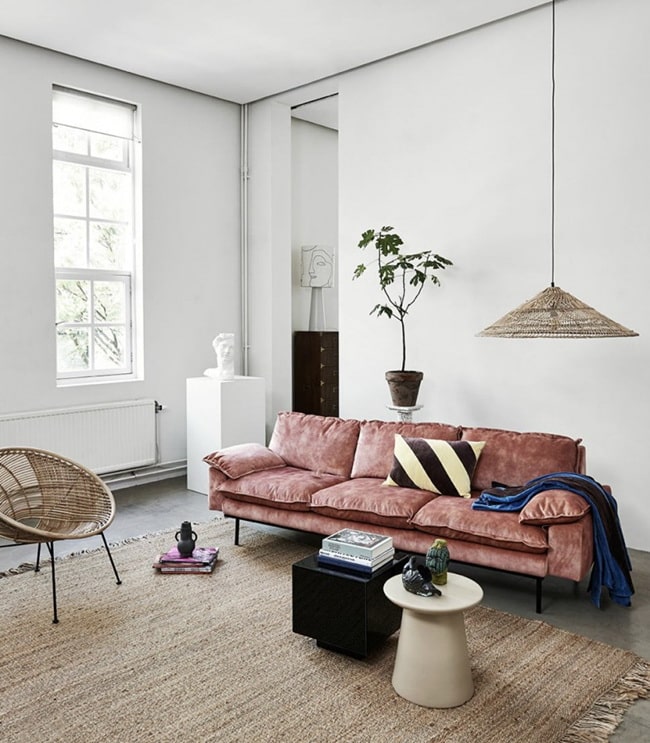 Sala bien iluminada