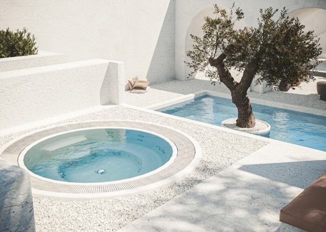 Hidromasajes al lado de la piscina