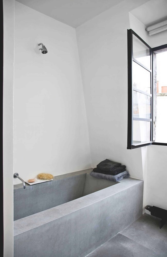 Bañera con acabado Tadelakt