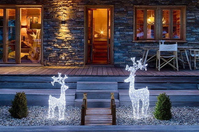 Ideas para decorar exteriores con luces de Navidad