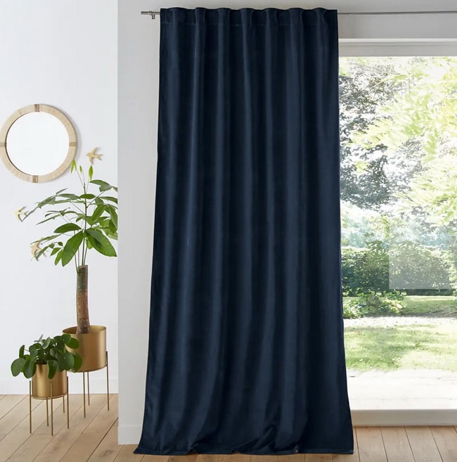 Cómo ahorrar en calefacción con la decoración de tu casa Cortinas gruesas y en tonos oscuros