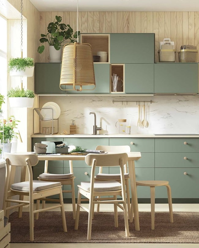 Cocina en verde y madera