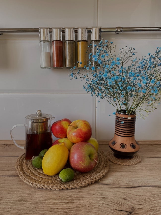 Cómo decorar la cocina con plantas y flores
