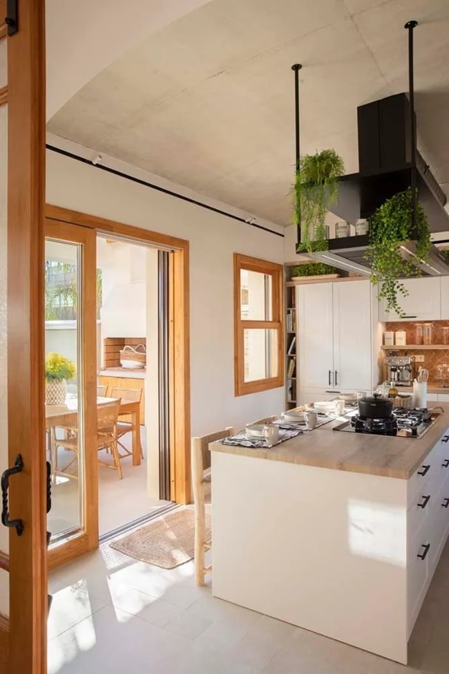 Cómo decorar la cocina con plantas y flores