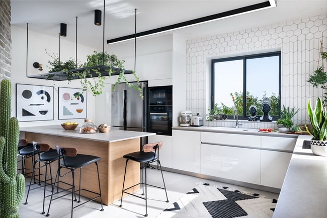 Cómo decorar la cocina con plantas y flores
