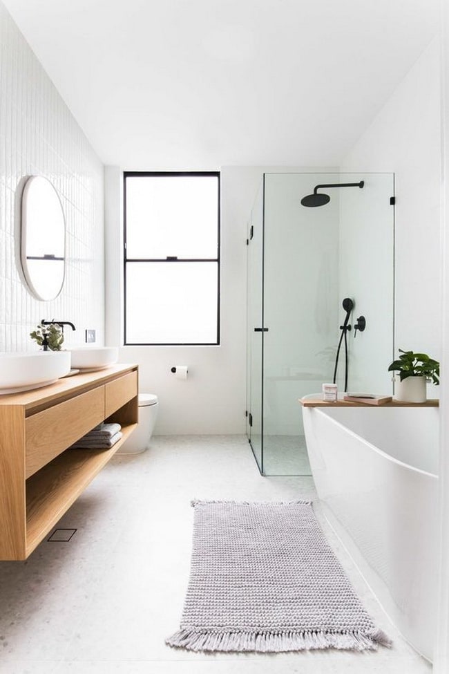 Baño con ducha y bañera