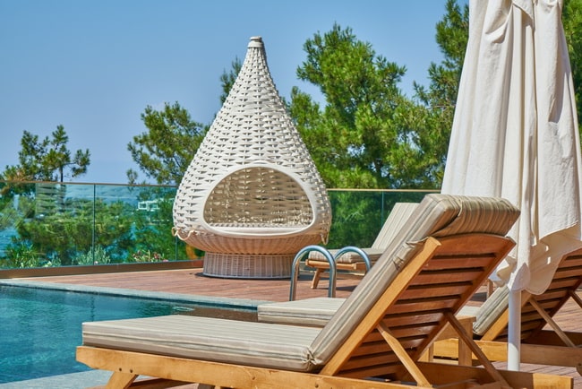 Decoración terraza con piscina