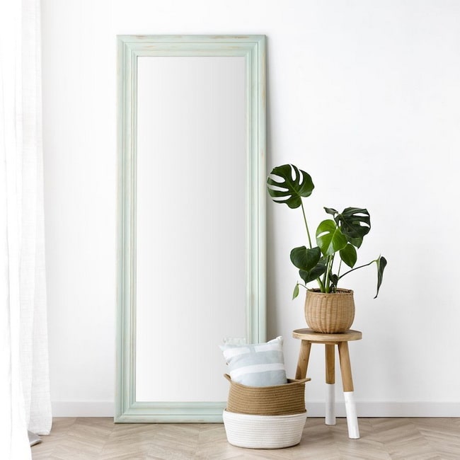 Decoración con espejos grandes