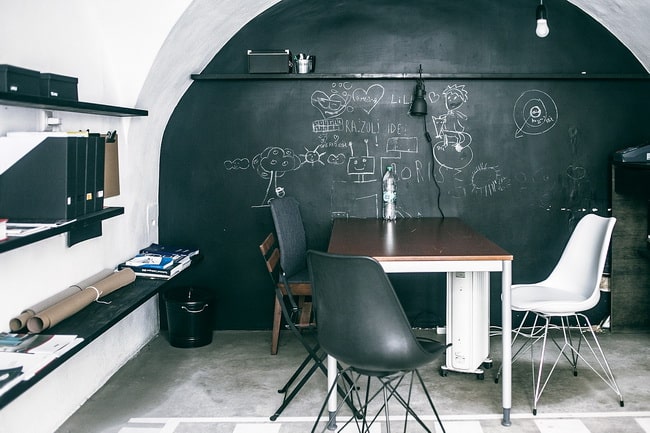 Trucos para ganar amplitud en un espacio de trabajo en casa