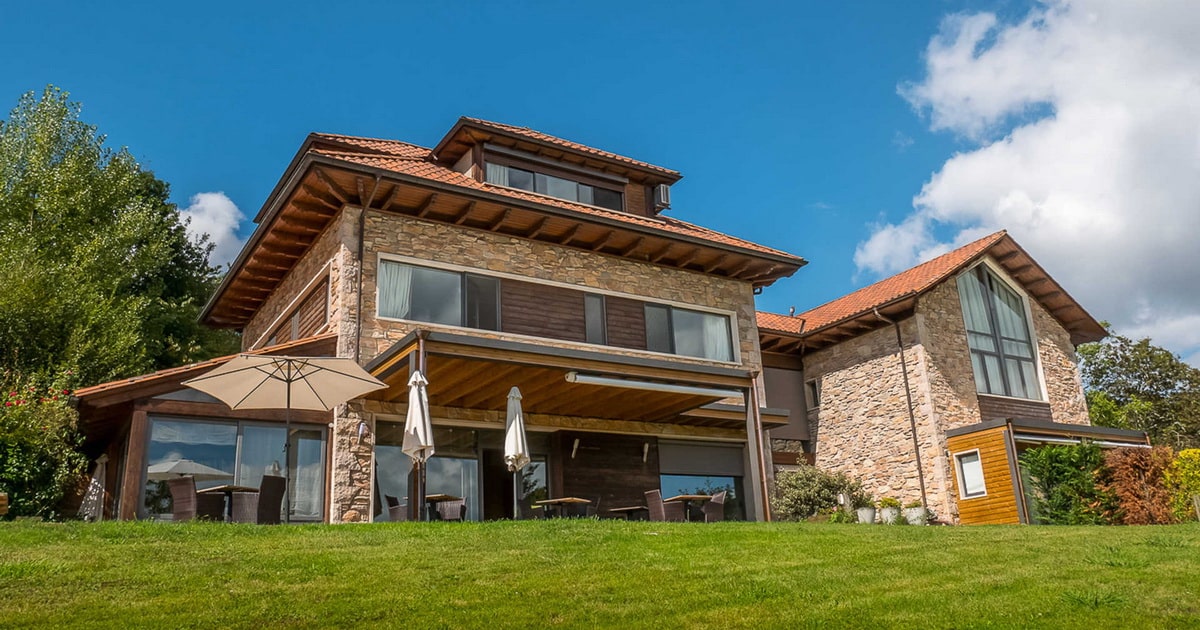 Ventajas de utilizar piedra decorativa en el revestimiento exterior de una vivienda