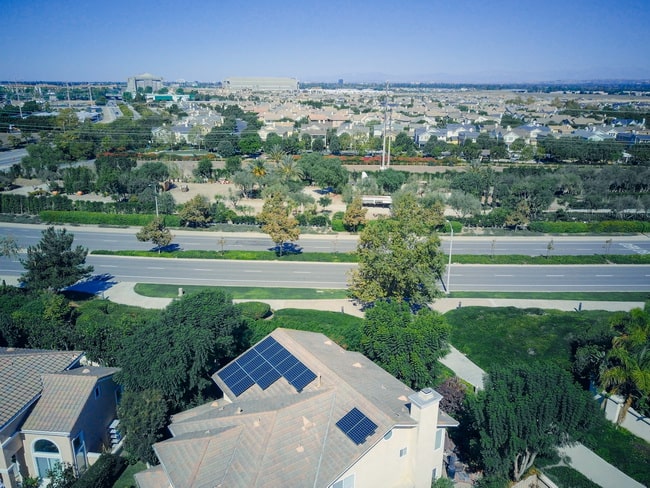 Cómo ahorrar electricidad instalando placas solares
