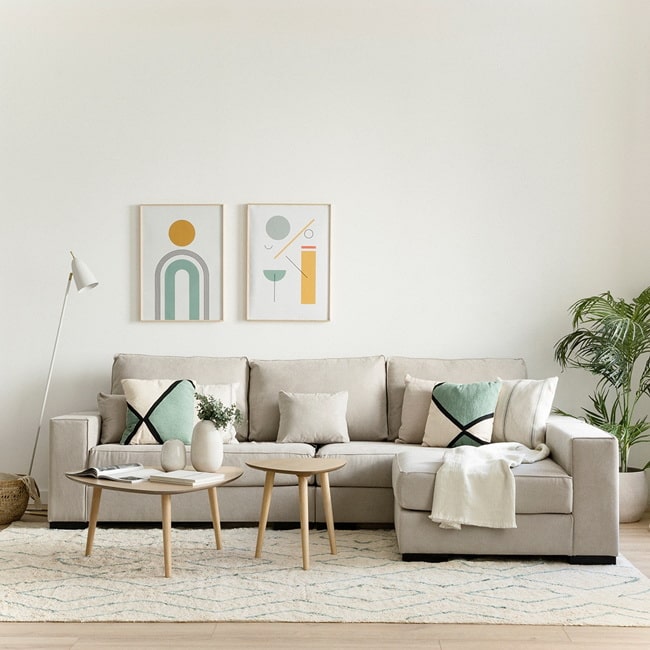 Salón moderno con sofá en "L"