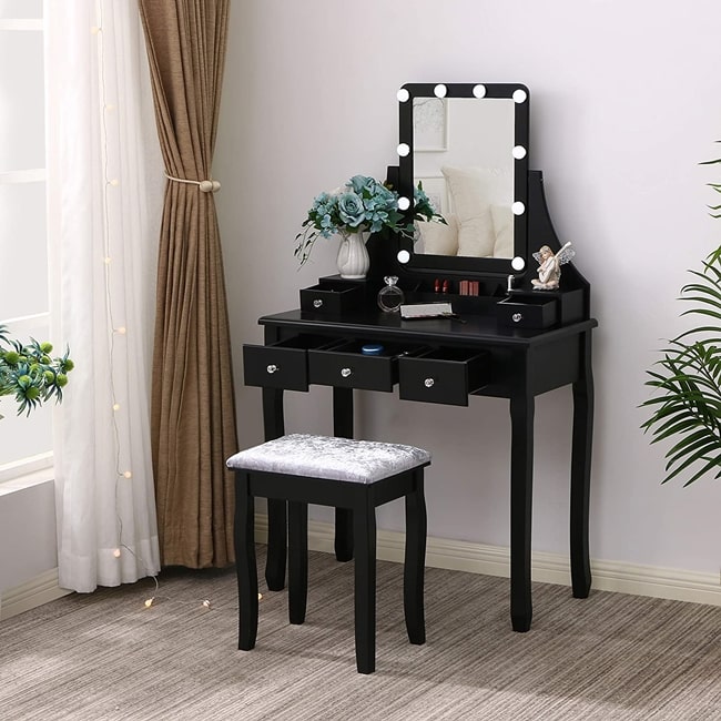 Tocador de maquillaje negro